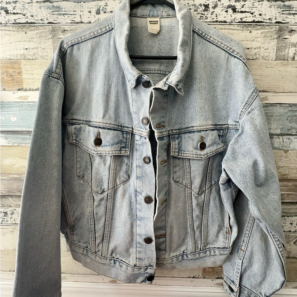 Vintage Levi’s Denim Jacket Extra Light Wash Size Small Nice Vintage Condition